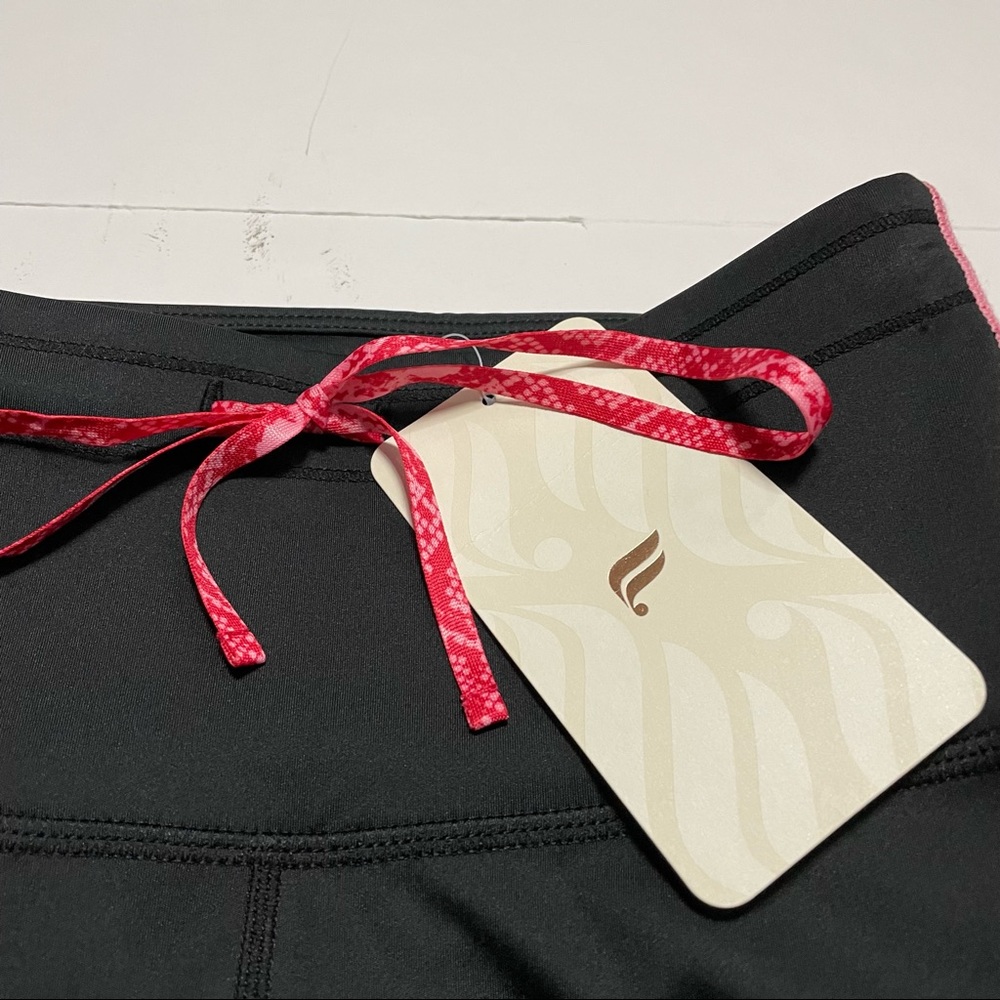NWT Fabletics High-Waisted Ultra Cool Side Stripe Crop Athleisure Leggings XXS - Picture 3 of 11